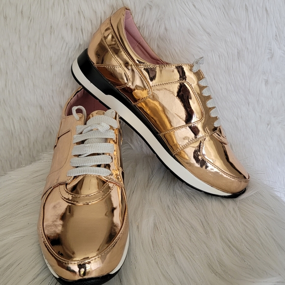 New Penny loves Kenny Metallic Gold Sneakers - Picture 1 of 7